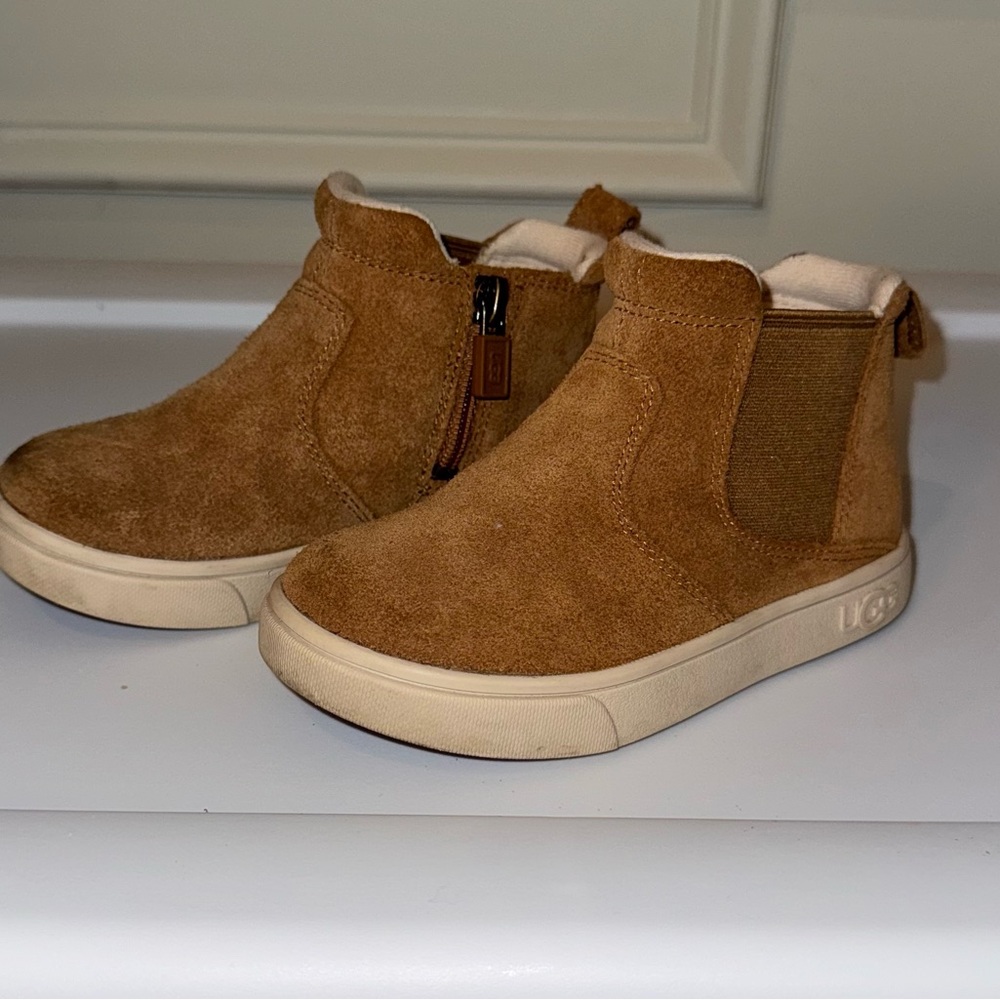 UGG Hamden II Toddler Suede Boot - Picture 2 of 7